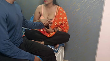अकेली सौतेली माँ के साथ जबरदस्त देहाती रोमांच, गर्मागरम हिंदी ऑडियो में