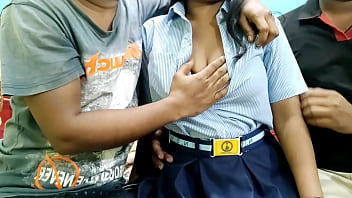 दो बदमाशों ने कॉलेज की मासूम लड़की को जबरन चोदा – हिंदी में गंदी आवाज़ में