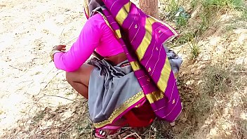 सास की खेत में गर्म चुदाई का वायरल वीडियो