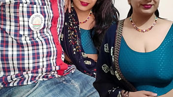 सौतेली माँ स्कूल जाने से पहले बेटे के उठे हुए लंड को मुँह में लेकर चूसती है, फिर वह उसे पीछे से जोरदार तरीके से चोदता है