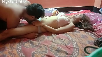 Sultry Indian Babe Gets Railed Hard By The Horny Delivery Guy