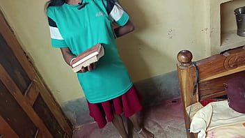 Desi Schoolgirl’s Steamy Viral Video Mms
