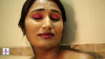Sizzling Indian Babe’s Steamy Bathroom Fuck Tape Leaked