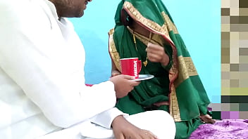 देसी ससुर ने बहू को चाय पिलाने के बहाने घर बुलाकर उसकी चूत चीर डाली (गर्मागर्म ऑडियो)