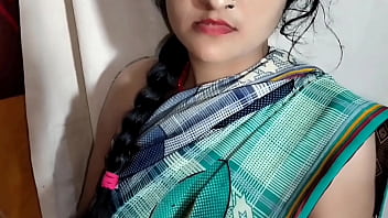 इस देसी गाँव की सुंदरता मुझे बेहद उत्तेजित करती है