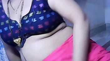 Desi Indian Bahuri’s Wild Fingering Session Goes Viral In Steamy Mms