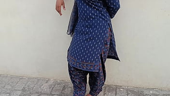 Desi Gaon Ki Bhabhi Apne Devar Ke Saath Gandi Hindi Awaz Mein Chud Rahi Hai