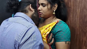 Mallu Bhabhi Ki Geeli Chhat Aur Padosi Jawaan Ka Joshila Nasha