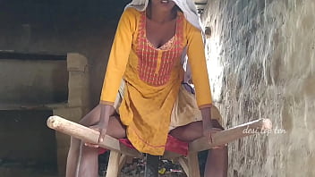 गरम देशी बीवी ने मेरे दोस्त के साथ मज़ेदार चुदाई की