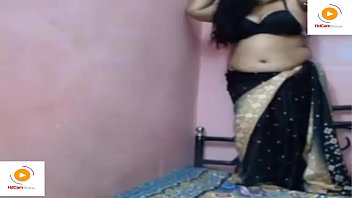 Lusty Indian Bhabhi’s Big Boobs Live Show In Clear Hindi Audio