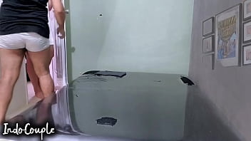 Mendesah Nafsu, Rekaman Mesum Terapis Pijat Desi Berhijab Chika Toge Bergairah Dalam Adegan Bercinta