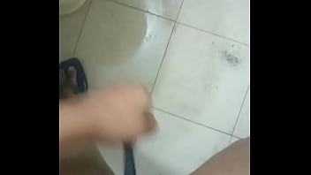 Desi Girl Gets Fingered In The Washroom