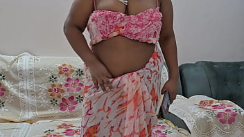 Desi Bhabhi Suma’s Massive Melons Drive You Wild With Lust