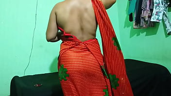 गर्म देसी गृहिणी की रसीली चूत मारने का मजा