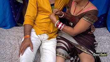 Devar Aur Bhabhi Ka Garam Maza, Hindi Mein Karke Awaaz Nikal Rahi Hai
