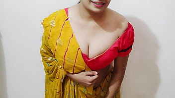 भाभी ने देवर का हाथ से निकाला माल और फिर अपनी चूत में ठूँसा उसका बड़ा लंड (हिंदी ऑडियो)
