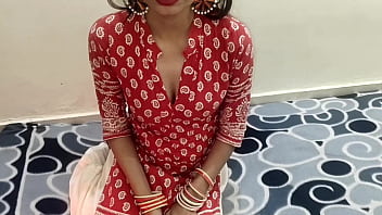 Desi Gaon Ki Bhabhi Ne Parlour Officer Ko Rishwat Na Dene Par Apni Choot Chudwai, Hindi Mein Garam Awaaz