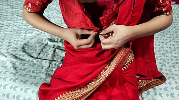 भूखी सौतेली माँ ने जवान बेटे को अपनी चूत मारने के लिए मना लिया