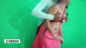 गर्म देसी भाभी का रोमांटिक मूड और बेहतरीन लंड चूसने का मजा