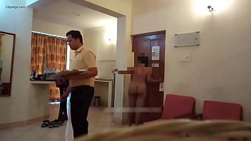 Desi Bhabhi Flashes Her Naked Body In A Hotel Room