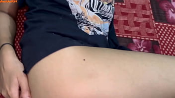 Desi Bhabhi’s 18-year-old Virgin Pussy Exposed On Bed
