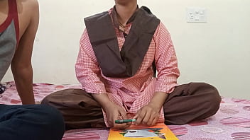 Desi College Ki Ladki Ko Bahar Boyfriend Ne Kutton Jaise Doggy Style Mein Zor Zor Se Choda, Dard Se Chillate Hue Uski Hindi Awaz Saaf Sunai De Rahi Thi