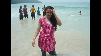 Desi Ladki Apna Poora Jism Nange Dikhate Hue