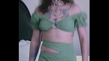 Sarafinalove93’s Hypnotic Bounce Is Going Viral