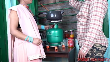 भारतीय कमीने ने ज़ोरदार चुदाई के बाद अपनी जान गंवा दी